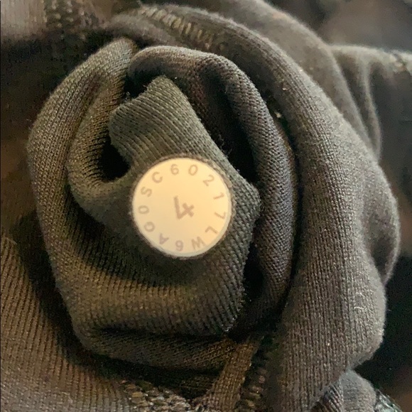 Lululemon crop leggings - Picture 4 of 4